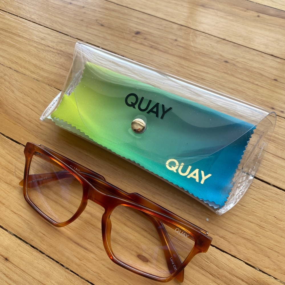 Quay blue light glasses with case